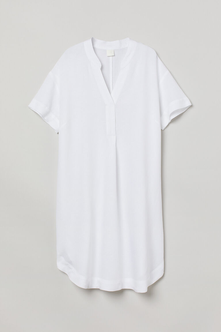 white v neck outfits