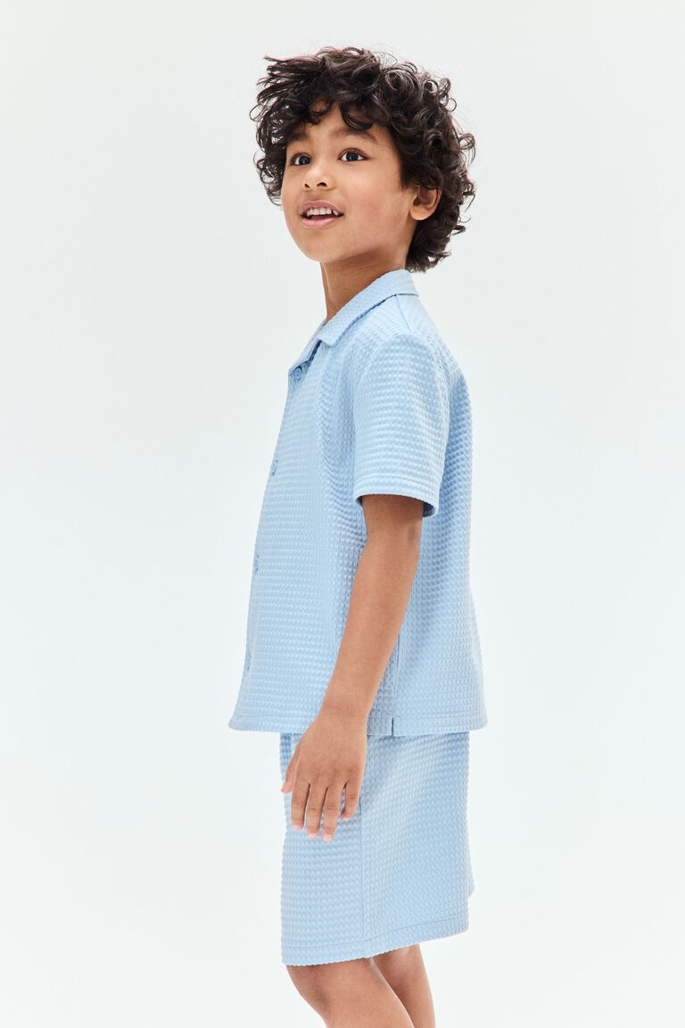 2-piece shirt and shorts set