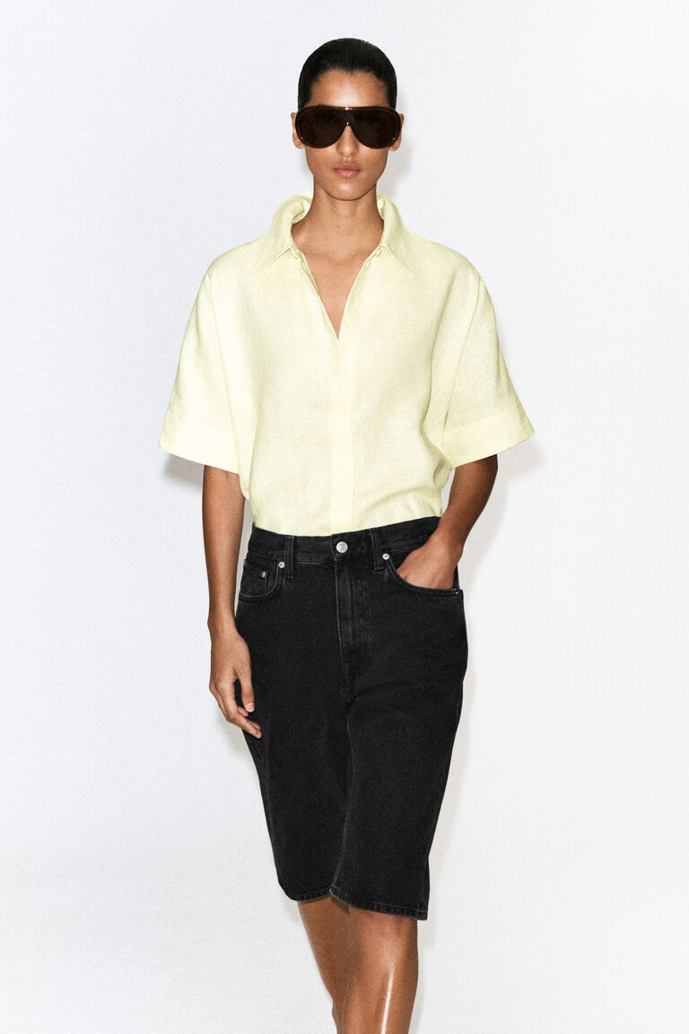 OVERSIZED SHORT-SLEEVED LINEN SHIRT