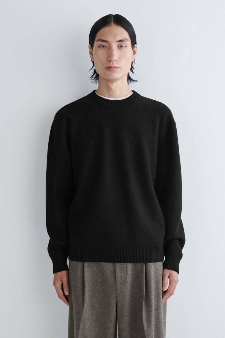 เสื้อสเวตเตอร์คอกลมผ้าขนสัตว์ต้ม