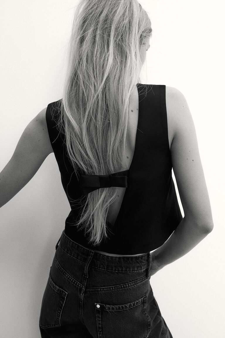 Bow-detail deep-back top