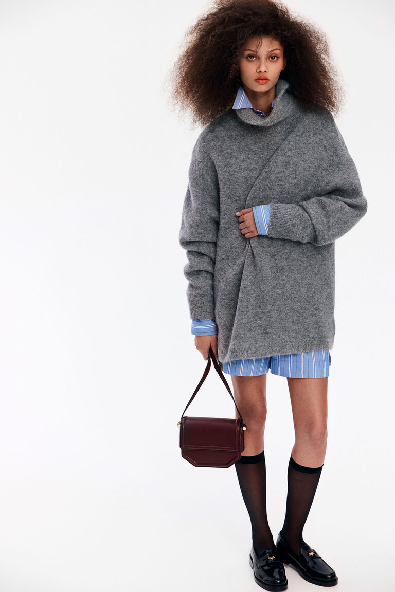 3050~Alpaca Blend Two Tone Pullover with Turtleneck main image 0