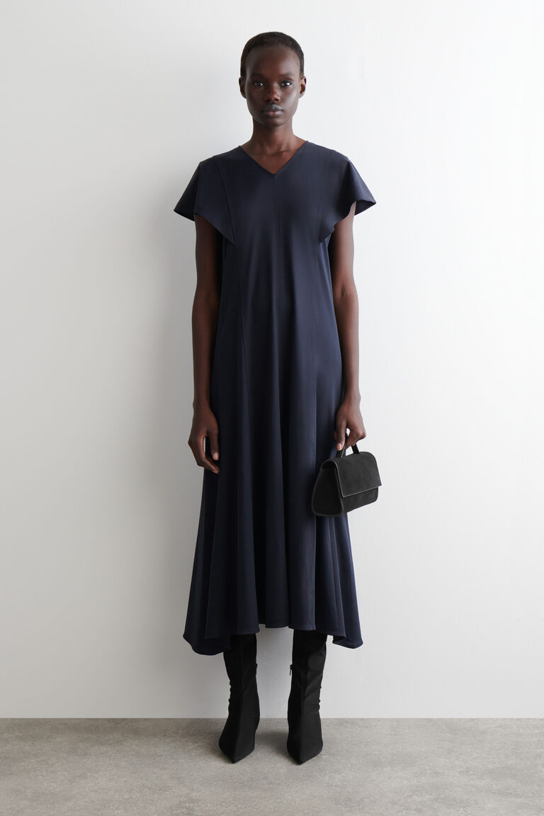 ชุดเดรสยาวปานกลางผ้าฝ้าย แขนทรงกลีบดอกไม้