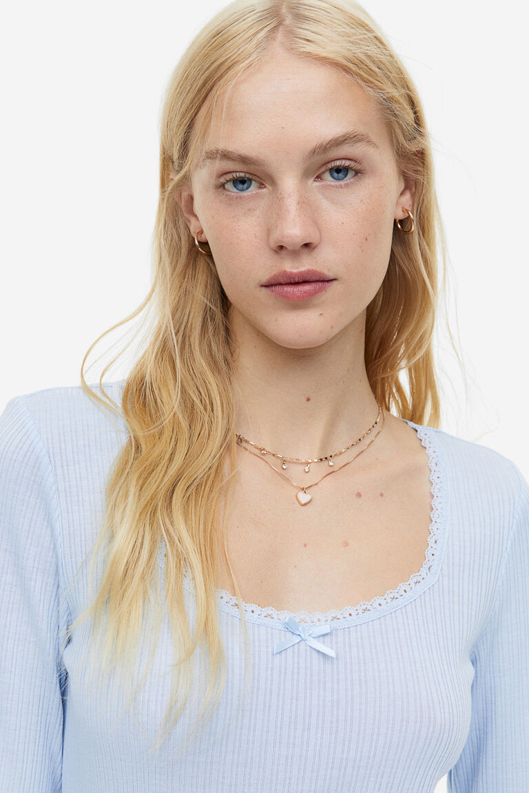 Lacetrimmed ribbed top