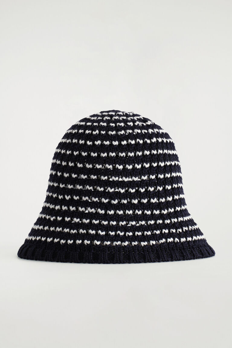 CROCHET BUCKET HAT