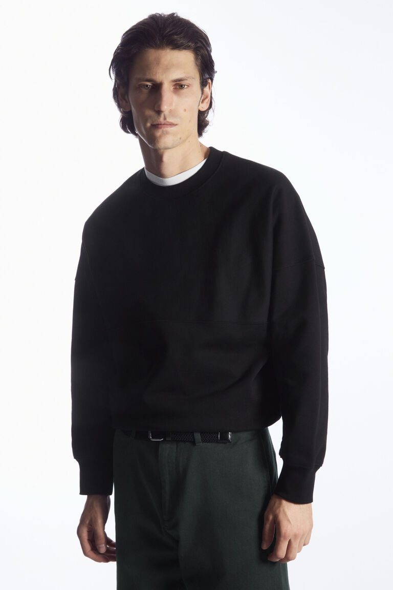 OVERSIZED EXPOSED-SEAM SWEATSHIRT