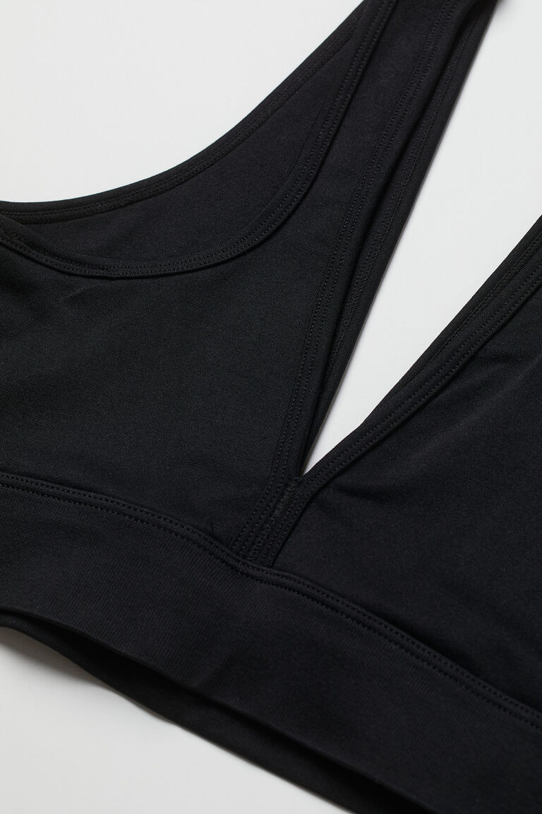 Seamless sports bra