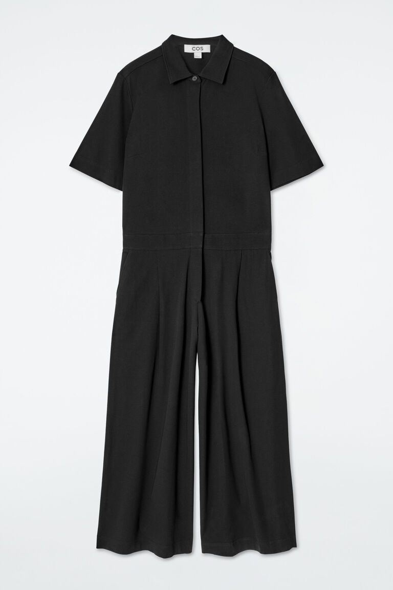 SHORT-SLEEVED JUMPSUIT