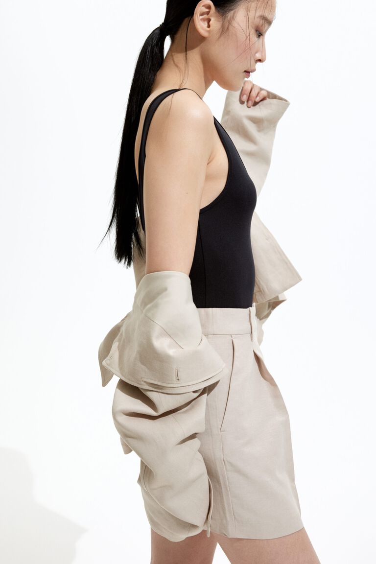 Isa Paes - Linen Tailored Shorts main image 1