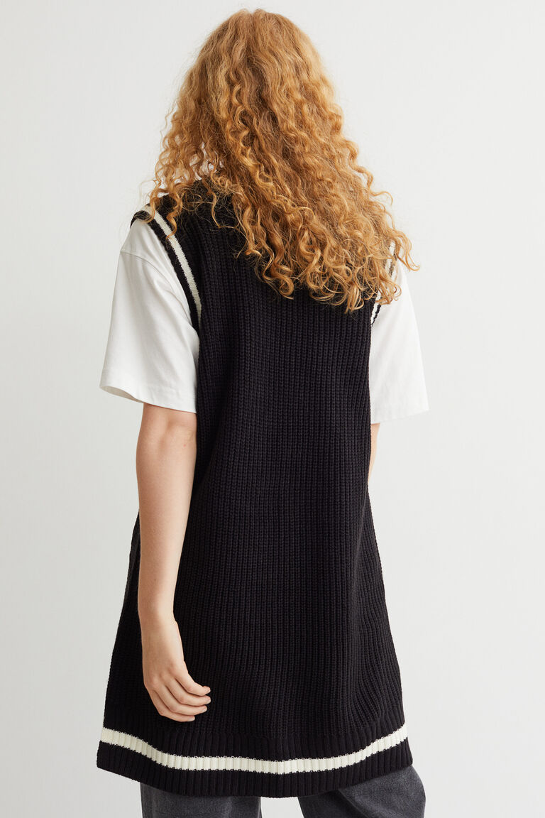 Knitted sweatervest dress