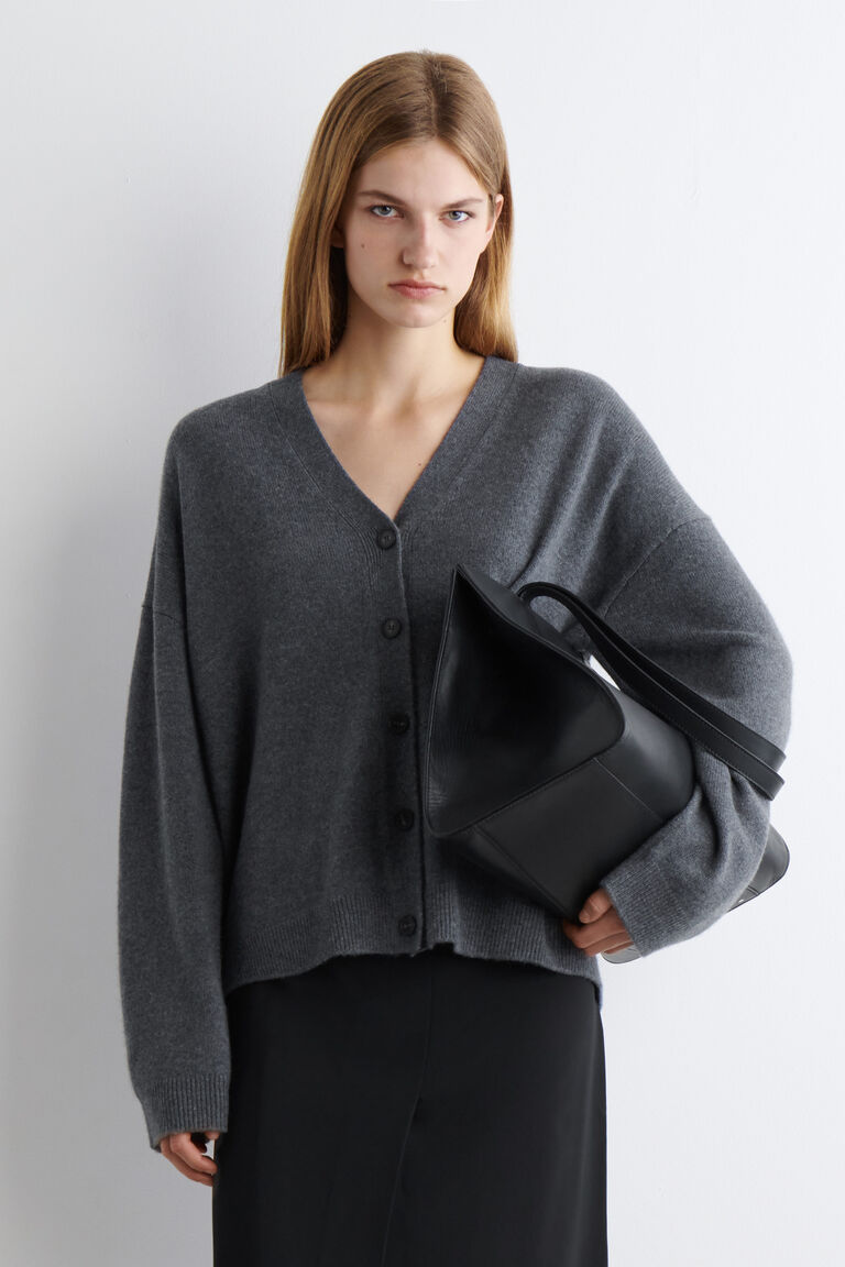 CASHMERE V-NECK CARDIGAN