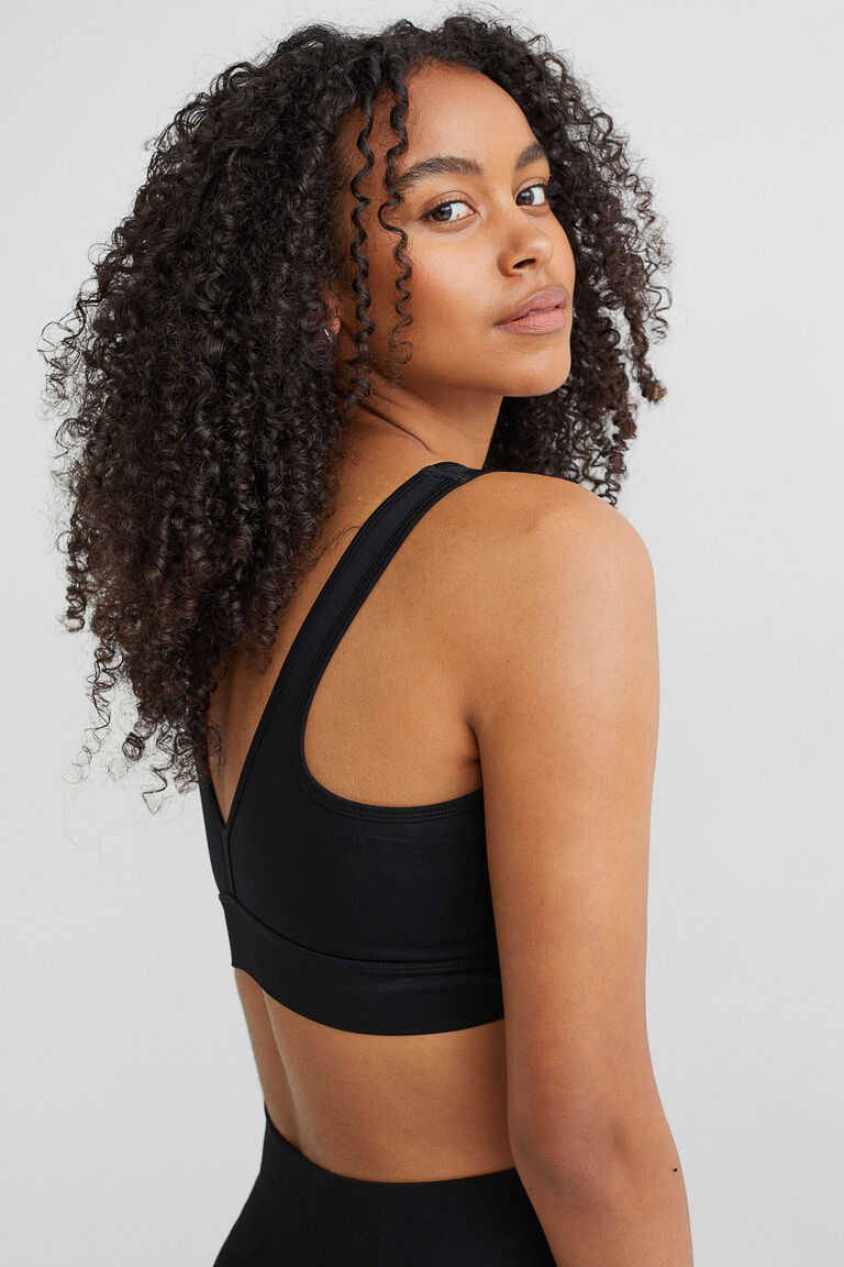 Seamless sports bra