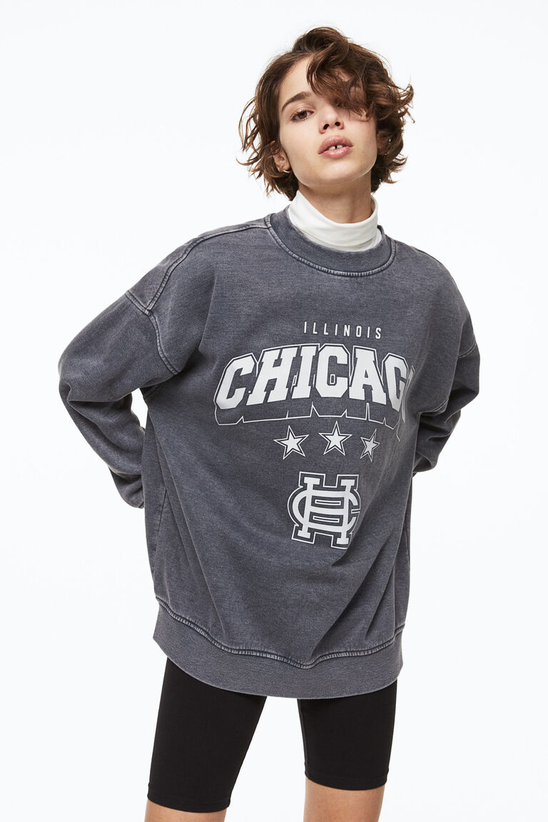 CDG × YI OVERSIZED LONGBACK SWEATSHIRT