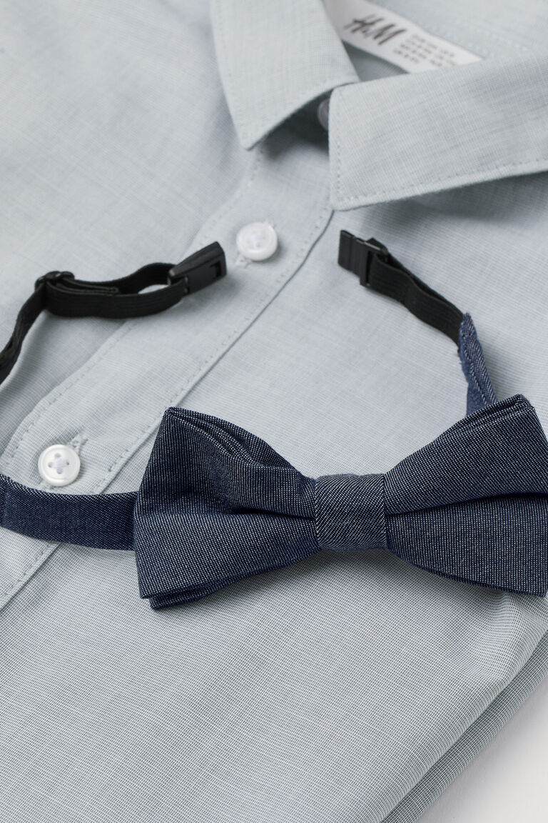 Shirt with a tie/bow tie