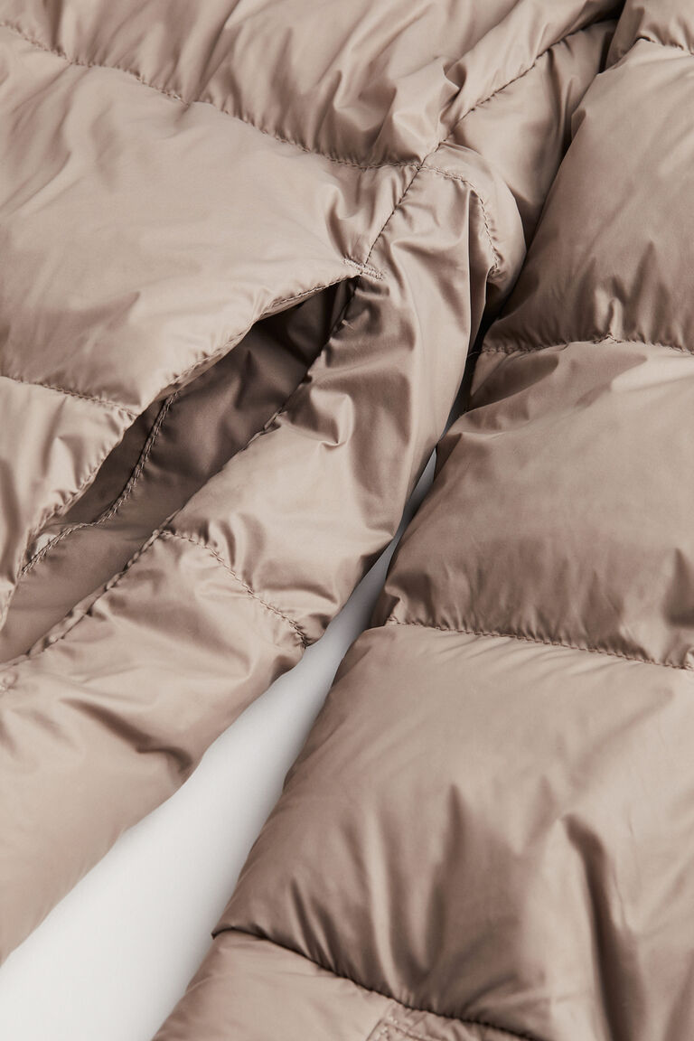 Kneelength down jacket