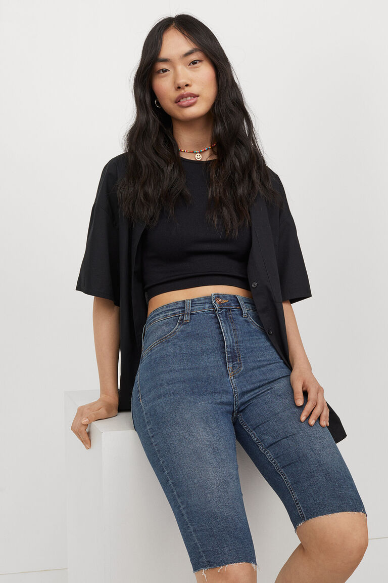 Kneelength denim shorts