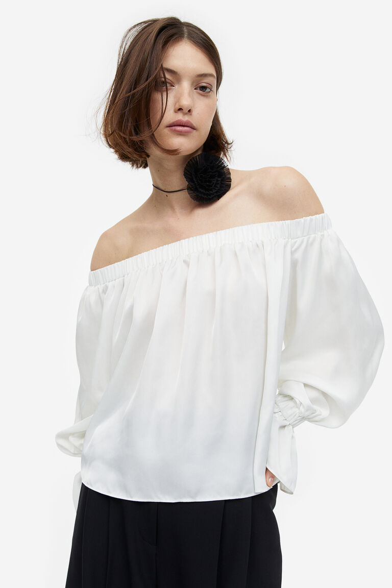 誕生日プレゼント Satin blouse off-the-shoulder トップス