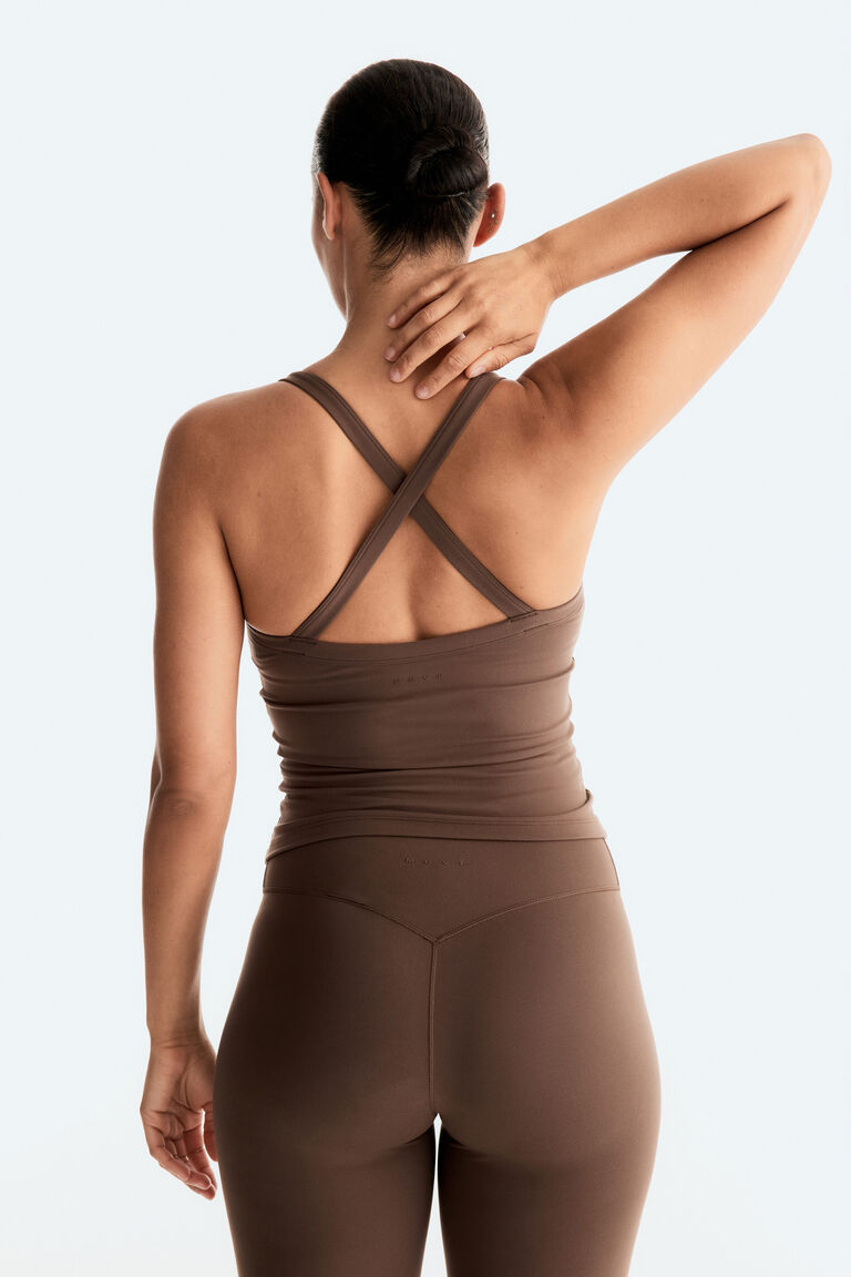 Integral-bra sports top with SoftMove™
