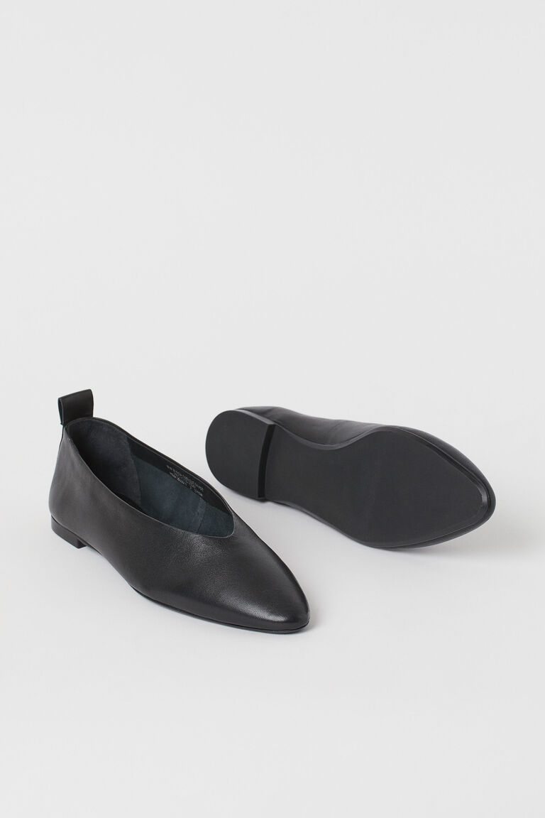 Pointed ballet pumps