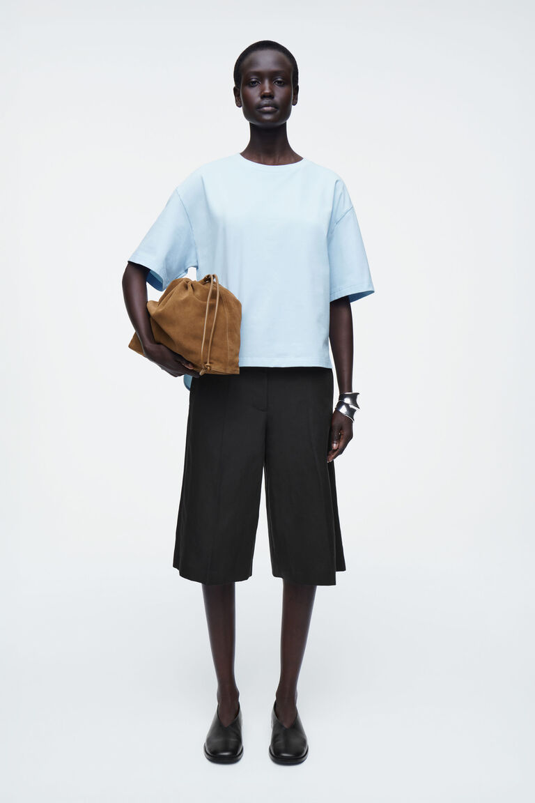 CONTRAST-PANEL T-SHIRT