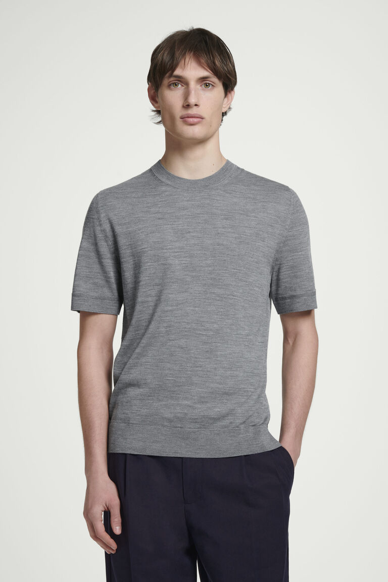 เสื้อยืดแขนสั้น ผ้าไหมพรมเมอริโนวูล ทรงสลิม