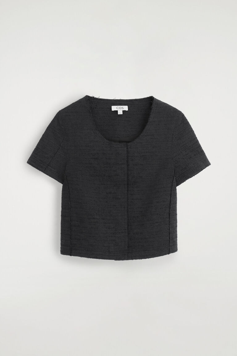 เสื้อแขนสั้นผ้าทอมีลวดลาย