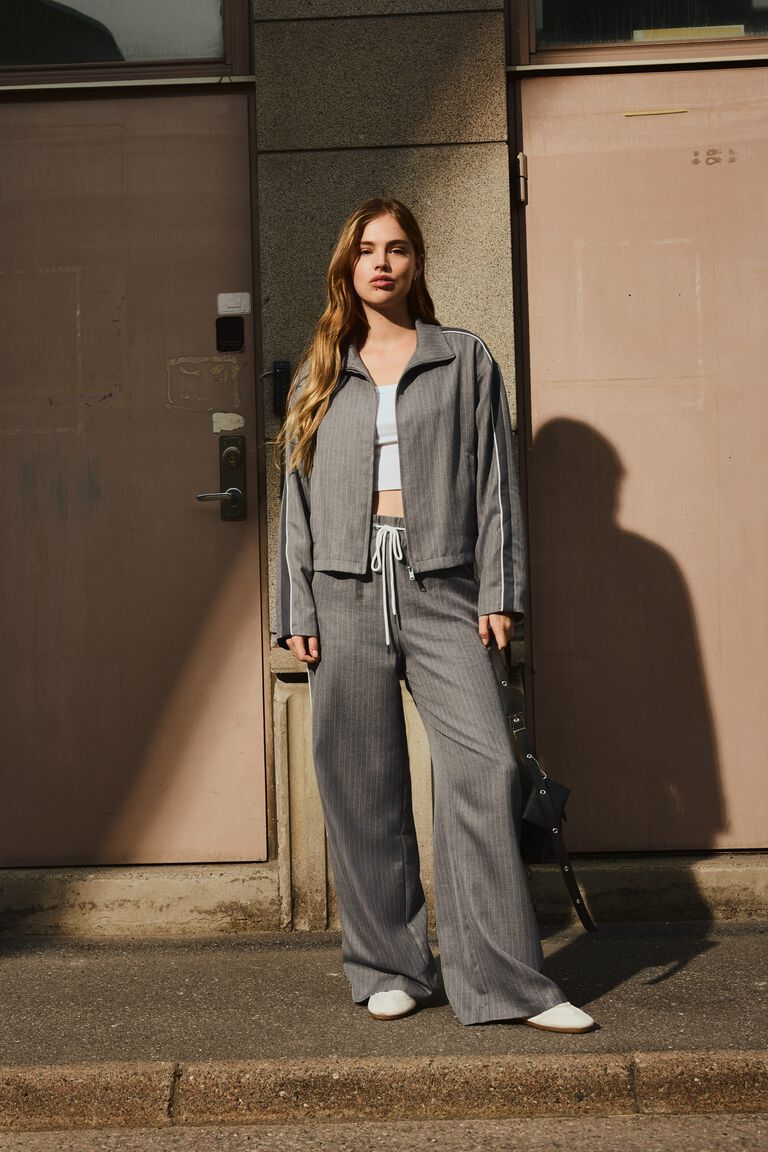 Wide drawstring trousers