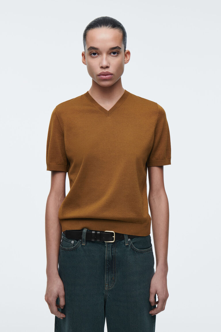 KNITTED COTTON V-NECK T-SHIRT