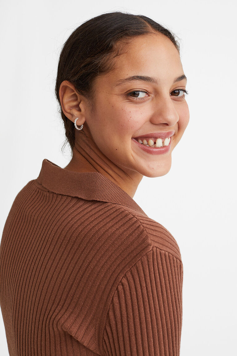 Collared ribknit top