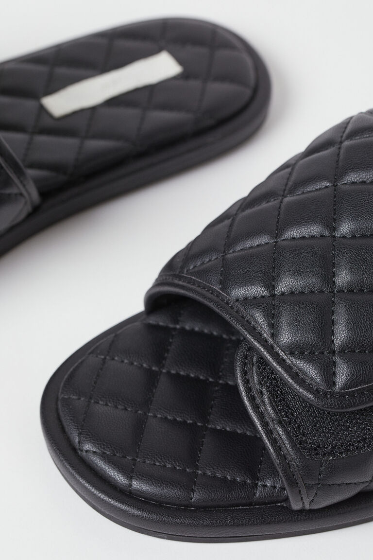 Quilted slippers