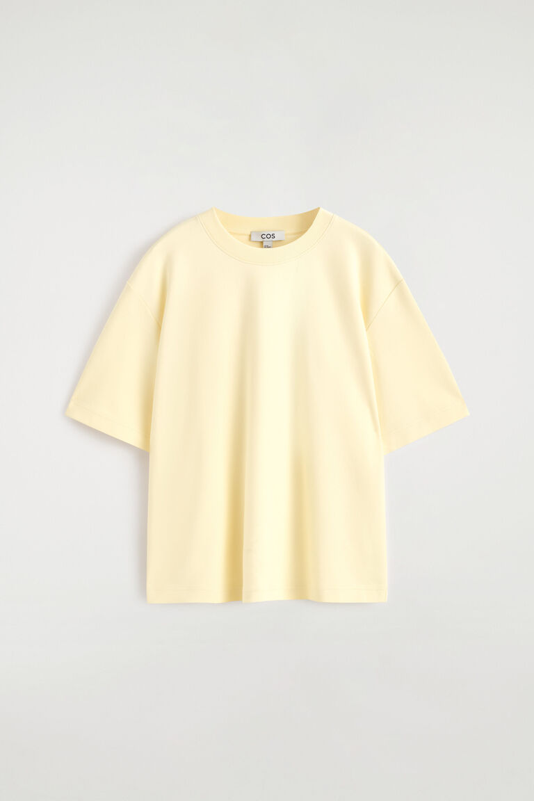 เสื้อยืดทรงโอเวอร์ไซส์