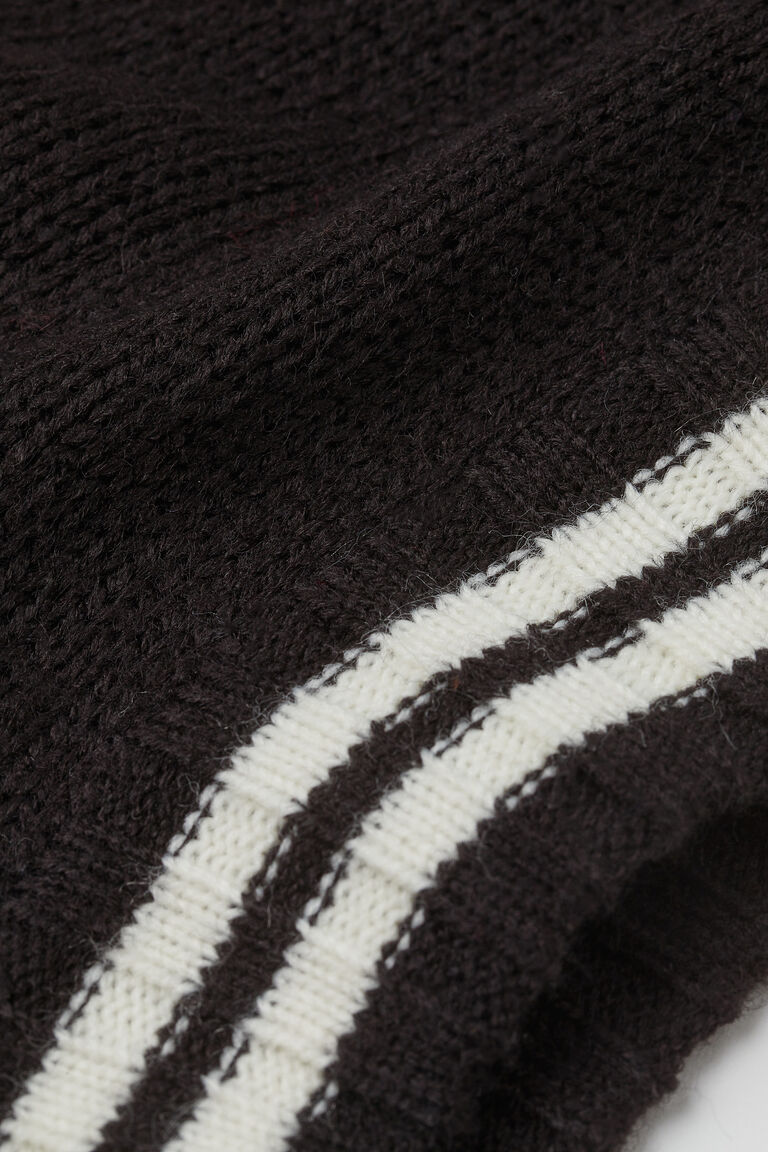 Cropped sweater vest