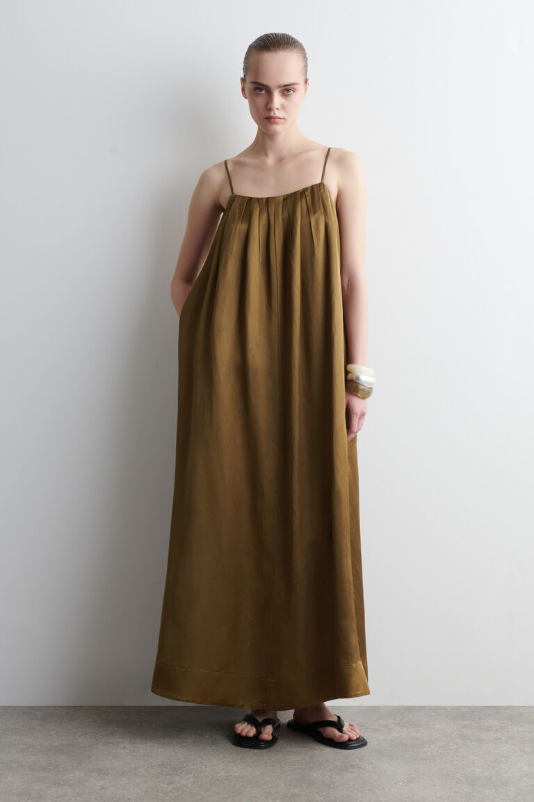PLEATED FLUID MAXI DRESS