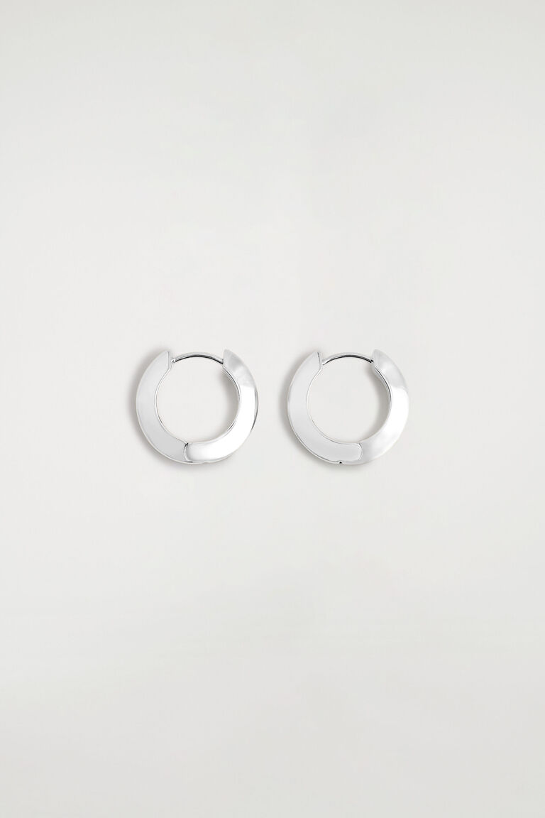 FACETED MINI HOOP EARRINGS