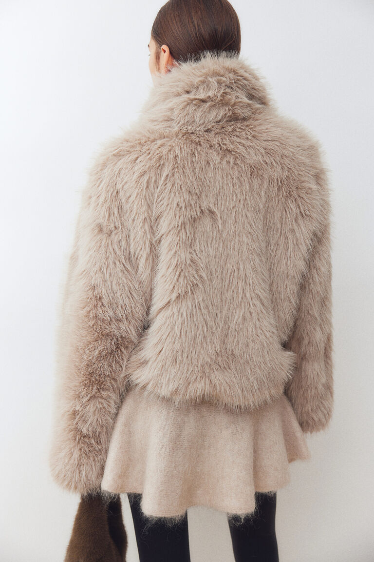 ジャケット・アウター Convertible Faux Fur Tippet Coat petale Convertible Faux Fur Tippet Coat petale