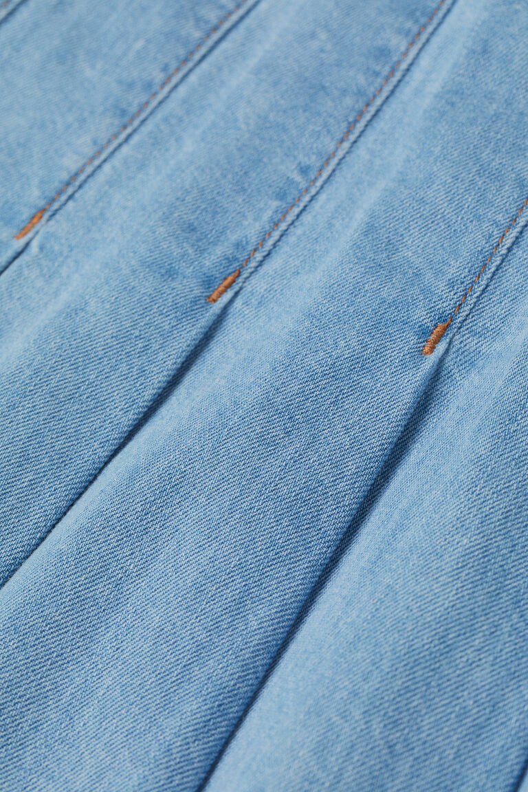 Pleated denim skirt