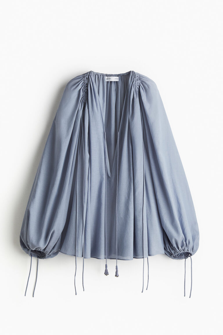 Balloon-sleeved blouse