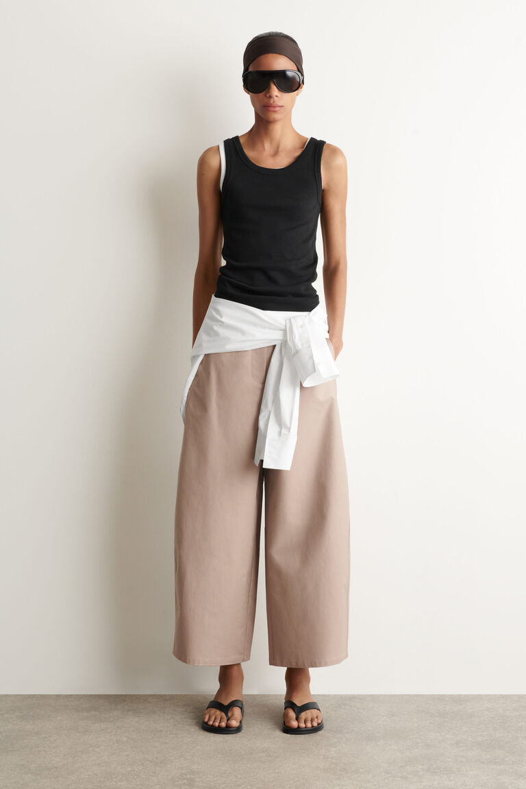CROPPED BARREL-LEG COTTON TROUSERS