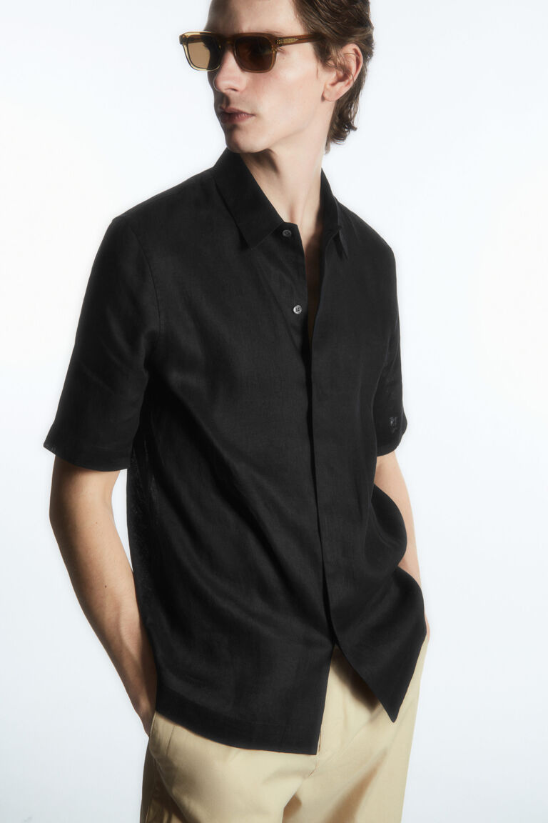 SHORT-SLEEVED LINEN SHIRT