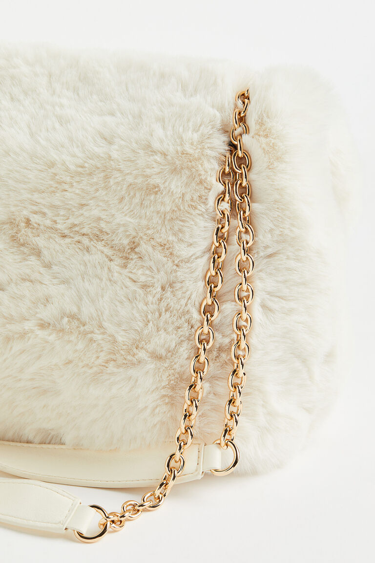 Quilted shoulder bag