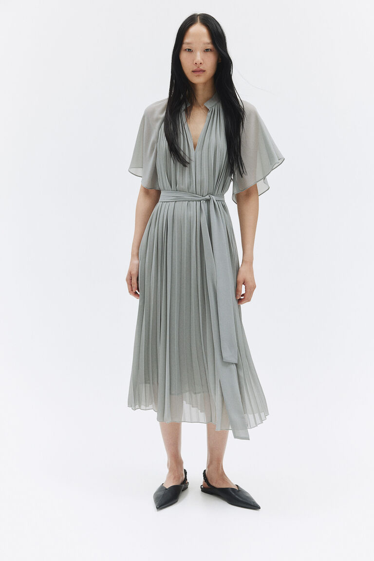 ☆HAE BY HAEKIM☆WRAP PLEATED BELT DRESS Pleated tie-belt dress