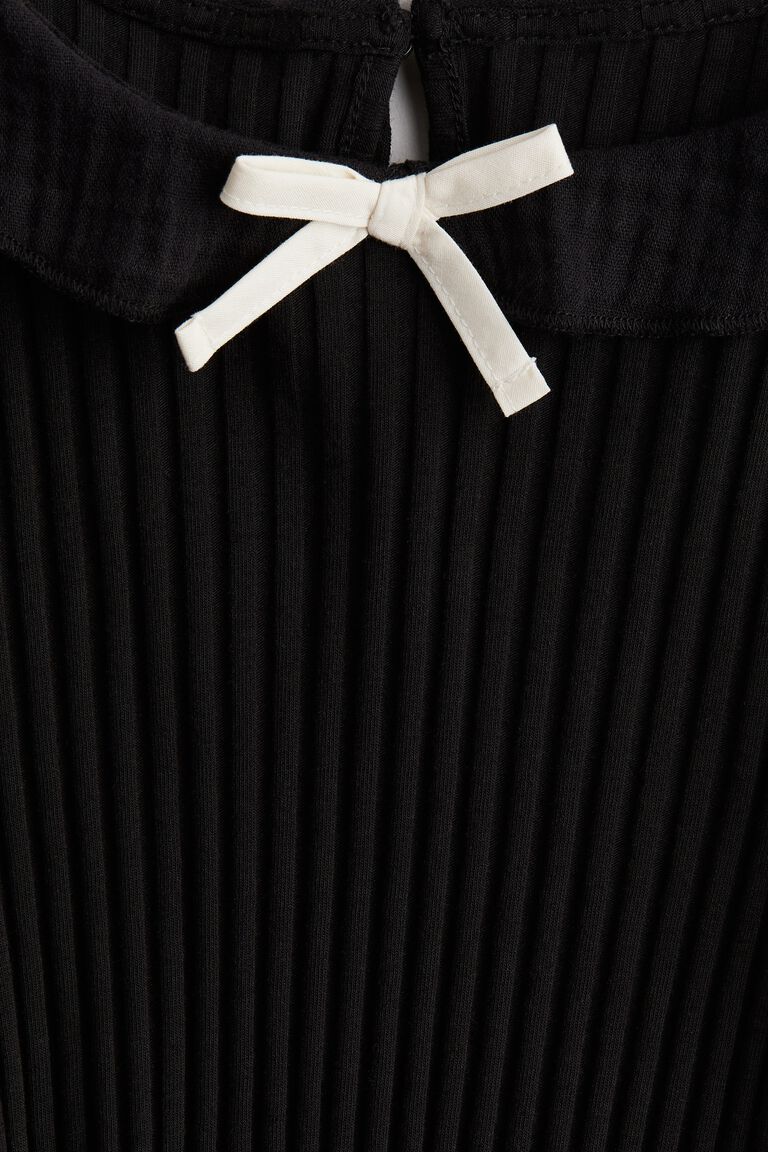 BiBi Two Tone Rib Texured Knit Collared Top with Zip Up