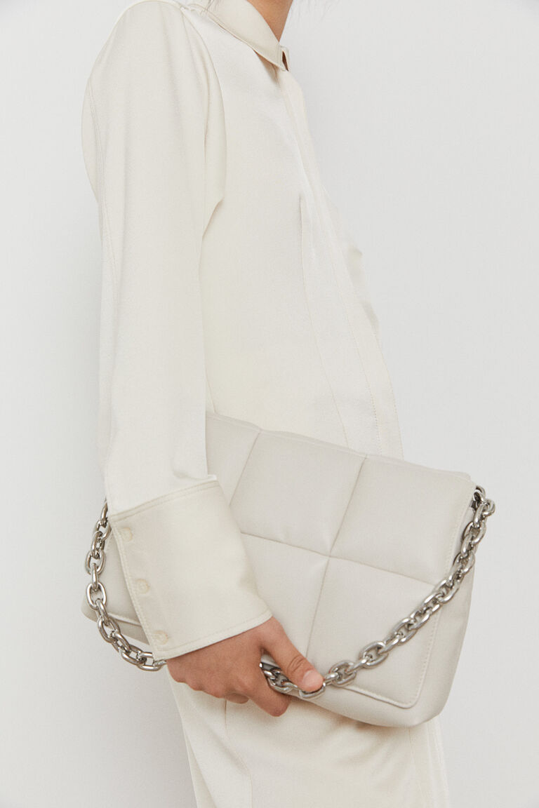 Quilted shoulder bag
