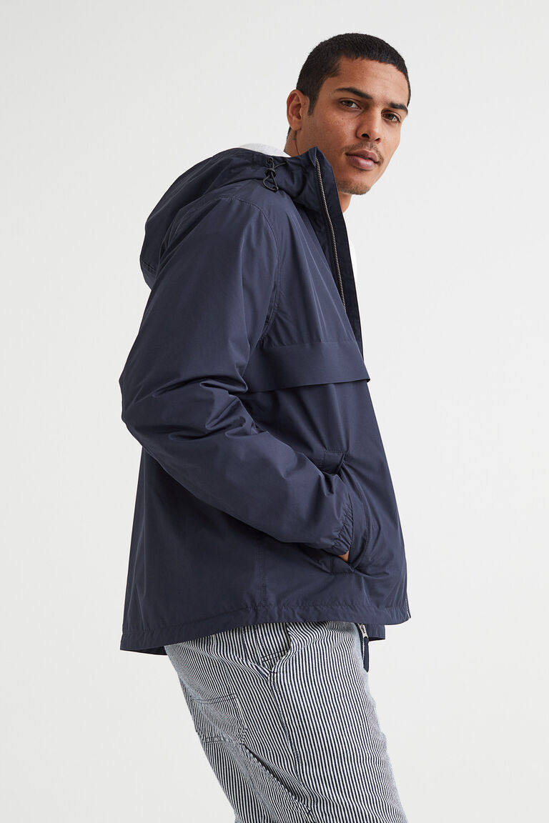Water-repellent windbreaker