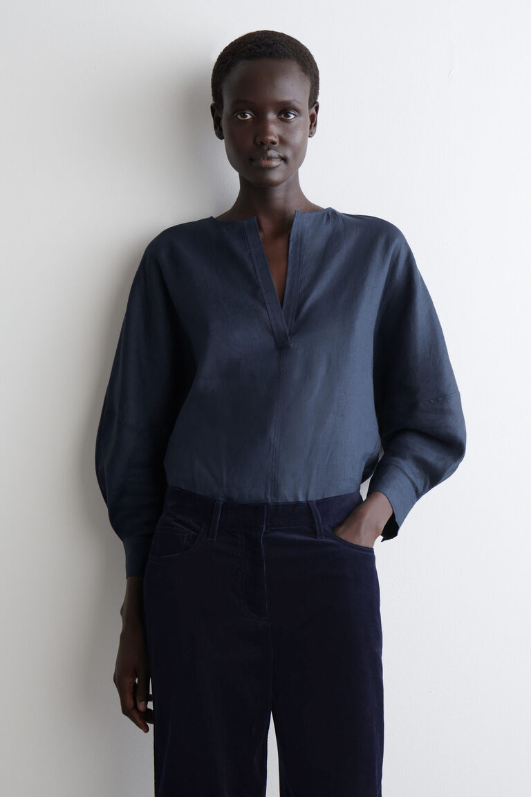 VOLUMINOUS LINEN BLOUSE