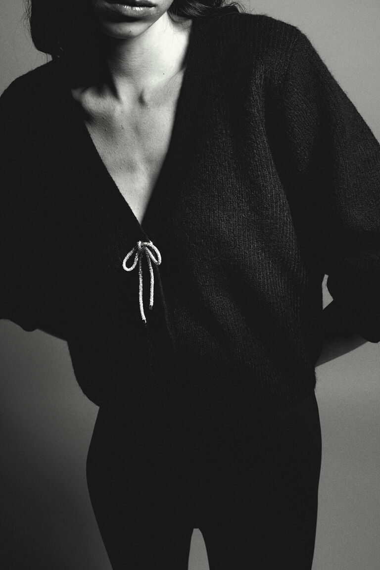 Rhinestonebow cardigan