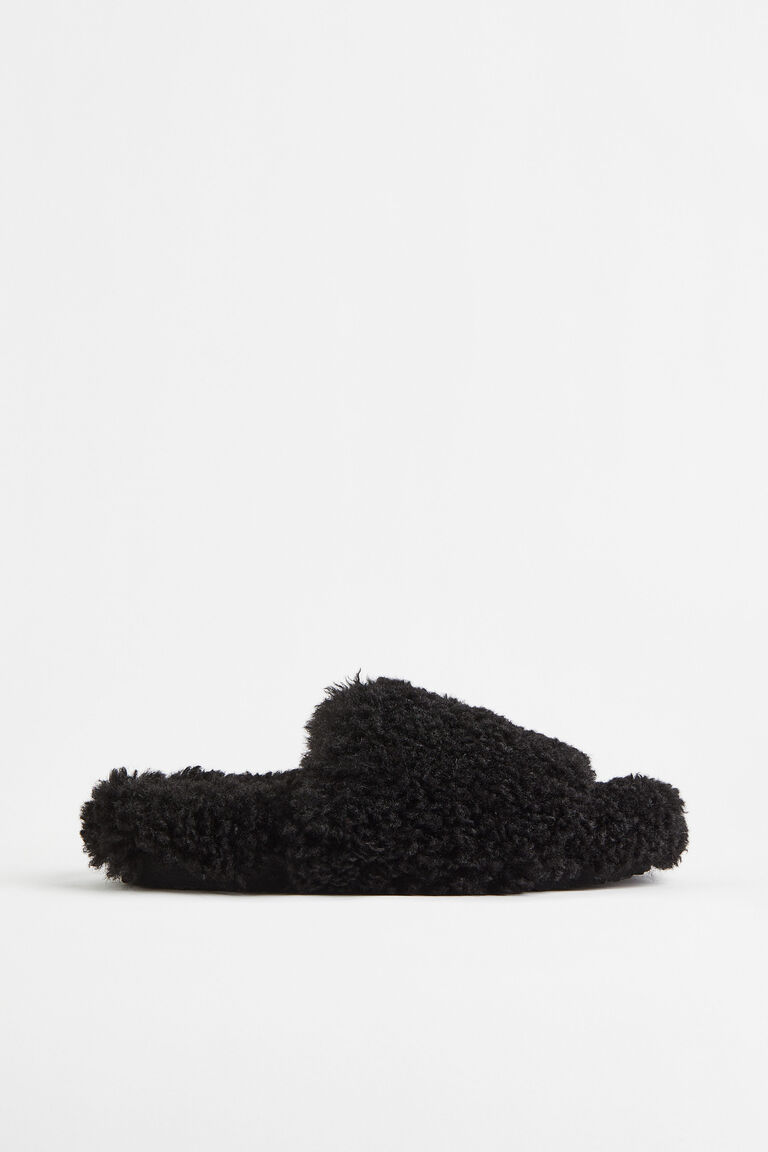 Faux fur slippers