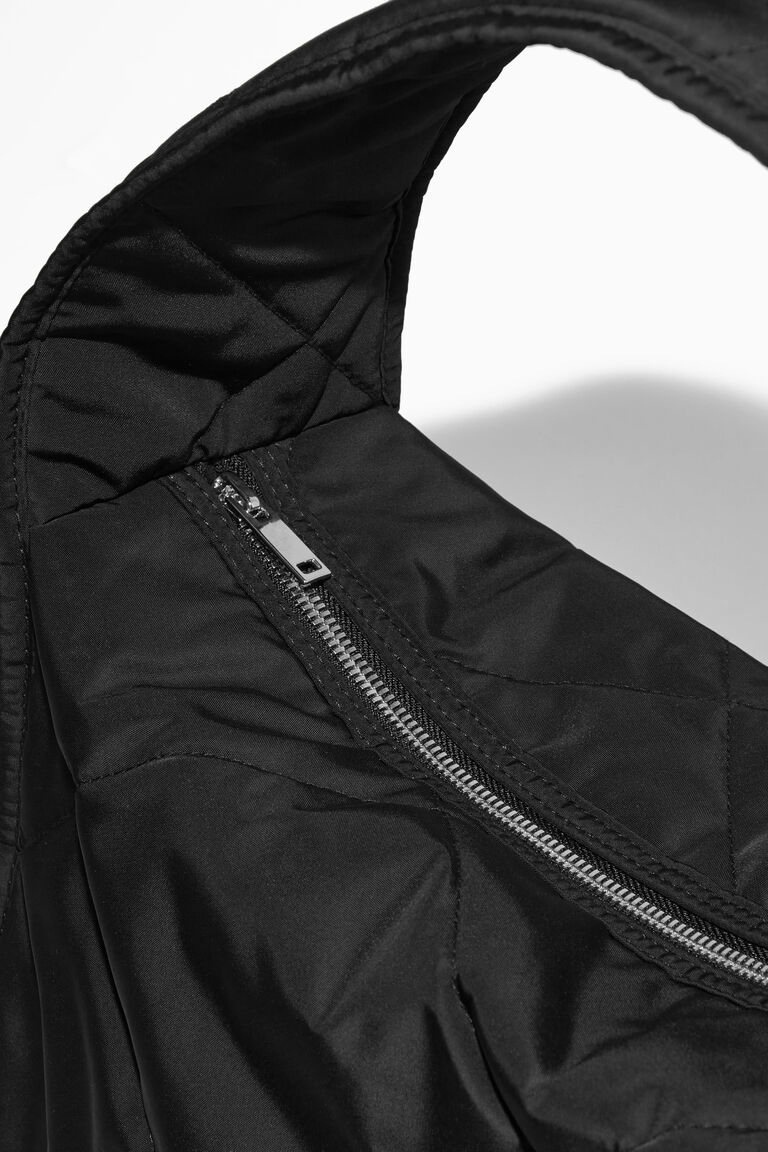 DIAMONDQUILTED SHOULDER BAG