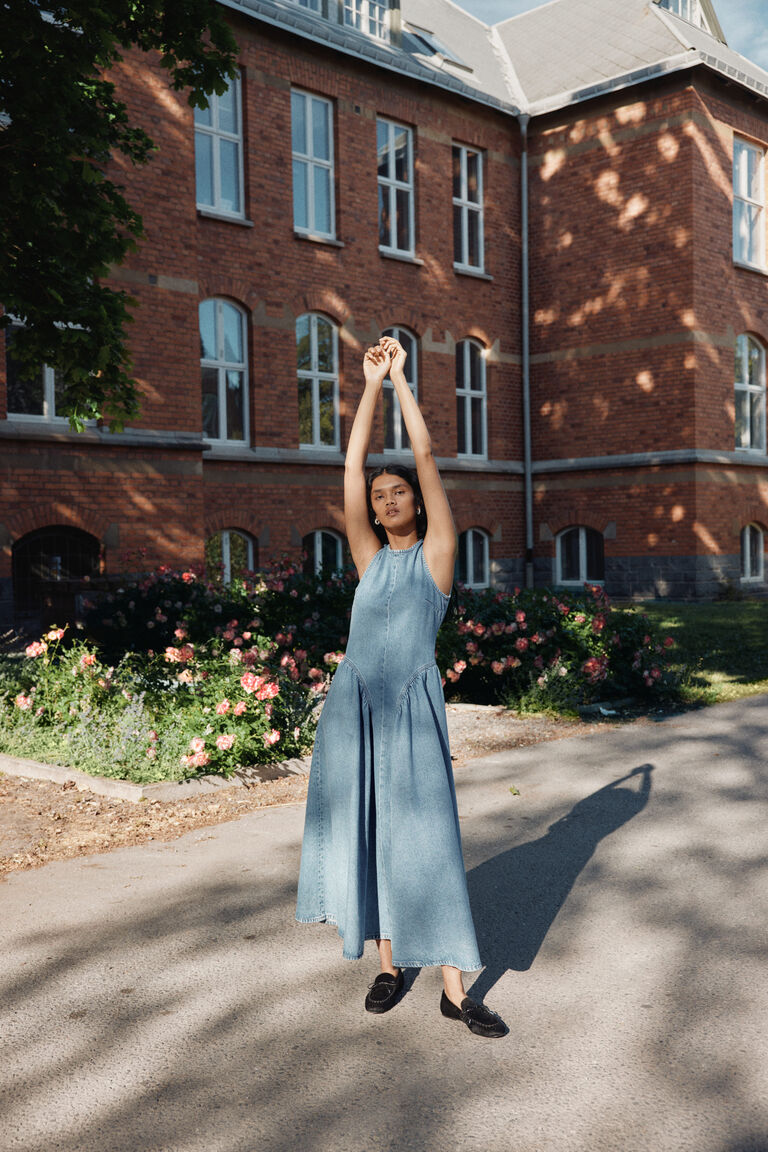 Knee Length Denim Dress Open-back Denim Dress
