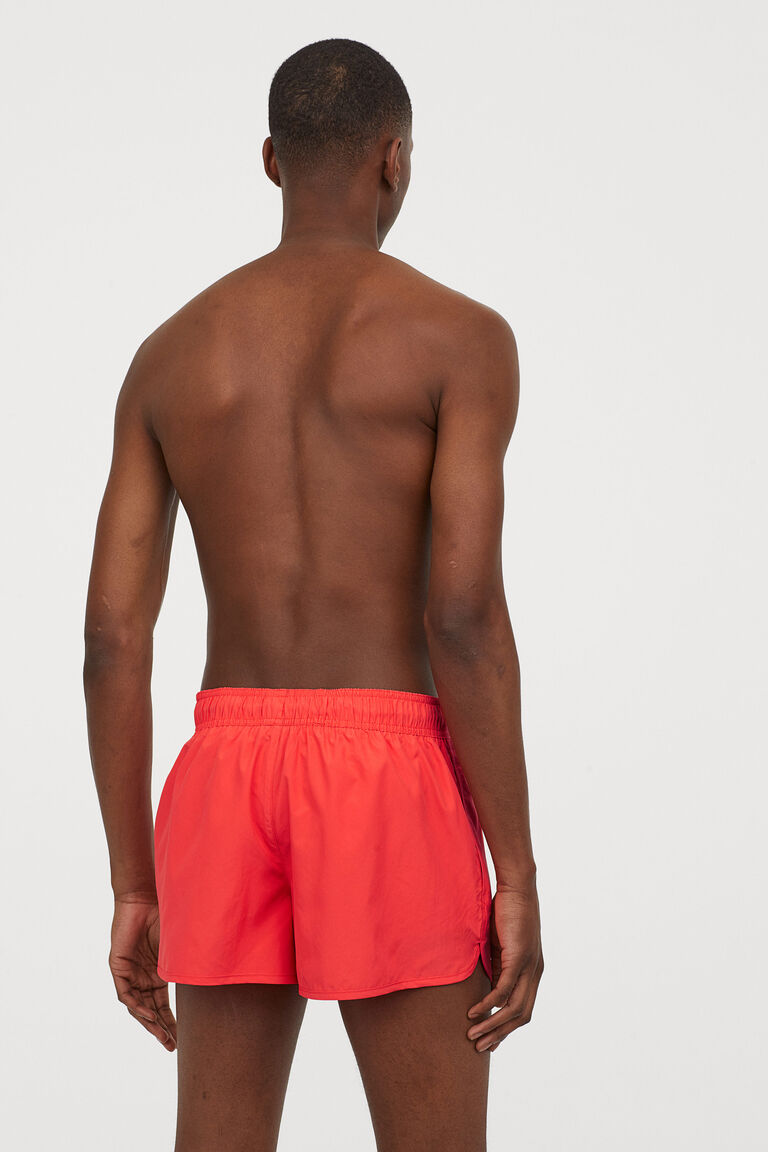 Short swim shorts